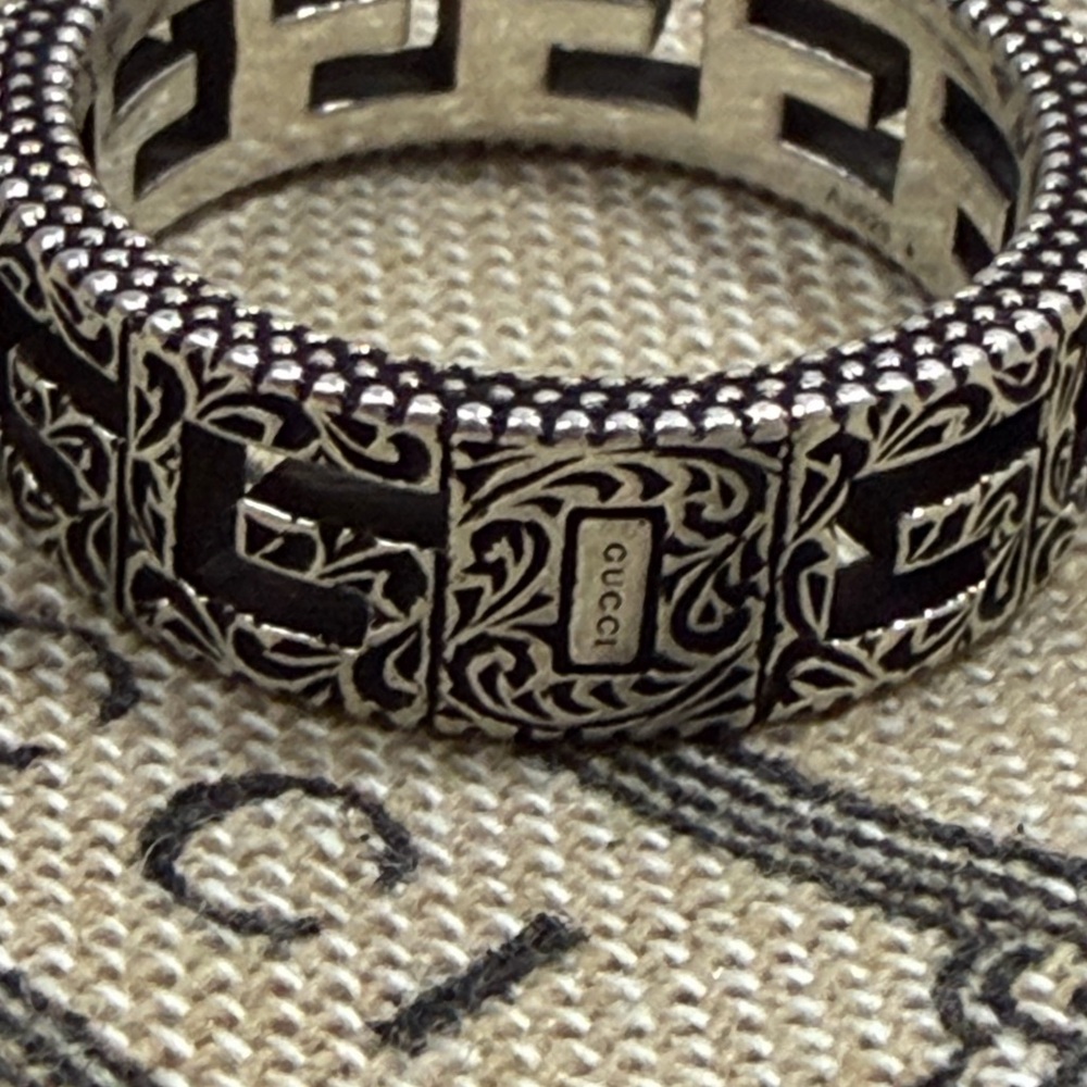 Gucci Square GG Silver Ring - Picture 8 of 9